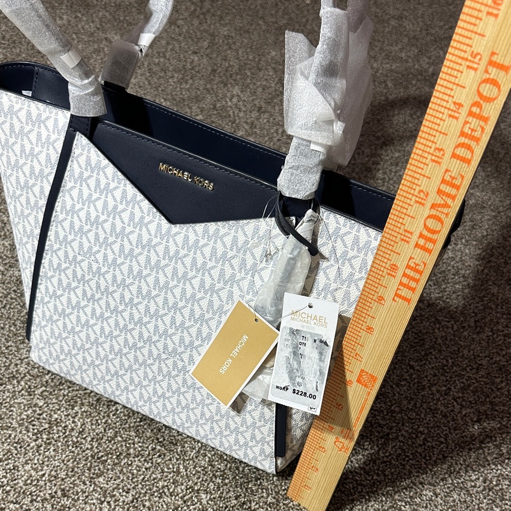 Michael Kors Whitney Small Signature Logo Tote navy and white with gold accents - Picture 3 of 10